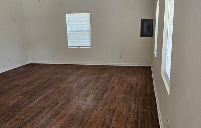 Spacious and newly renovated near Mercer University.