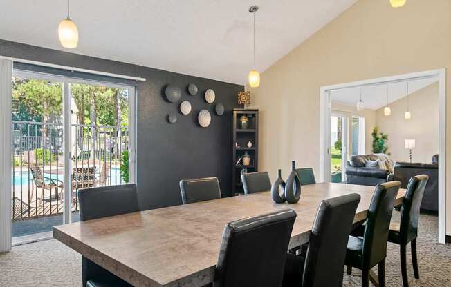 Hunt Club clubhouse dining seating and great room