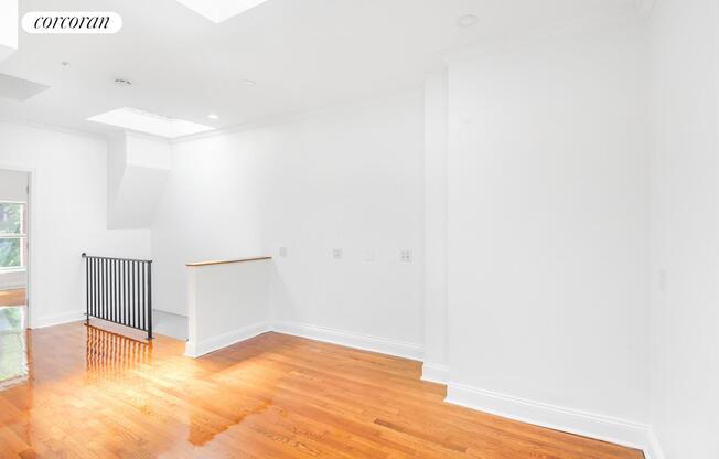 367 E 62 ST