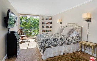 1340 S BEVERLY GLN BLVD