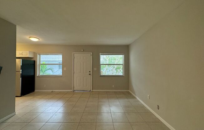 2 beds, 1 bath, 800 sqft, $1,850, Unit 6