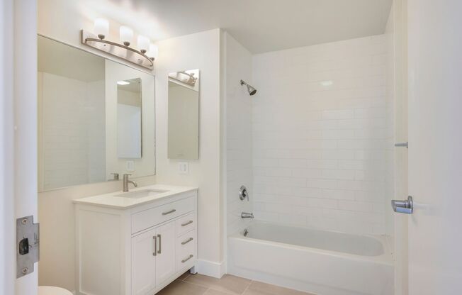 2 beds, 1 bath, 760 sqft, $2,698, Unit 604