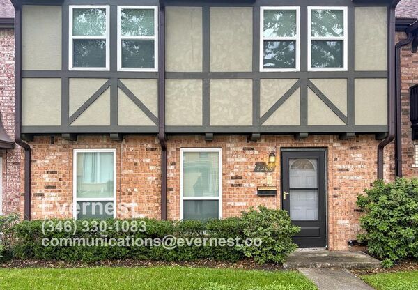 2206 SHADOWDALE DR