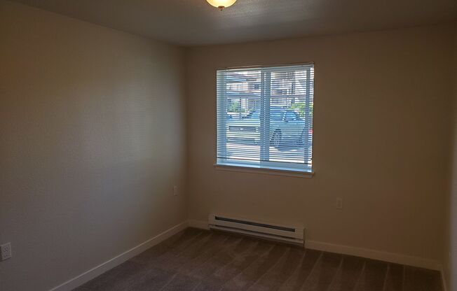 1 bed, 1 bath, 700 sqft, $1,950, Unit B102