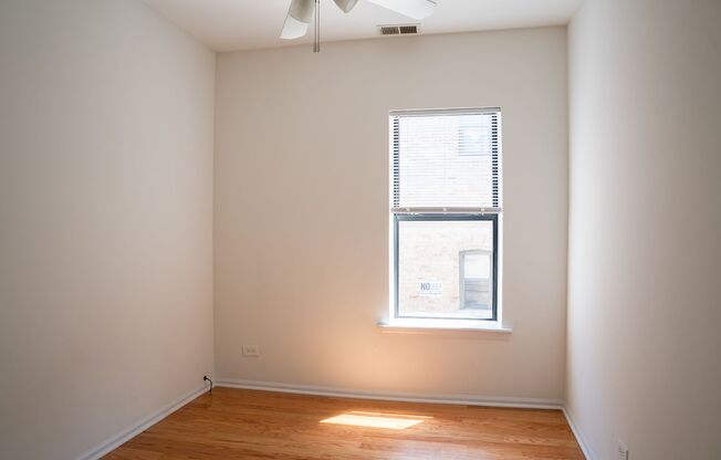 1 bed, 1 bath, 400 sqft, $1,475, Unit 4633-3C