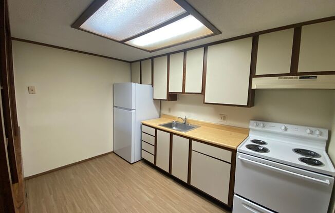 1 bed, 1 bath, 576 sqft, $675, Unit 275 (M-050)