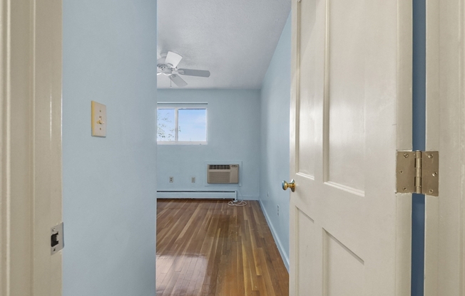 1 bed, 1 bath, 575 sqft, $2,000, Unit 19