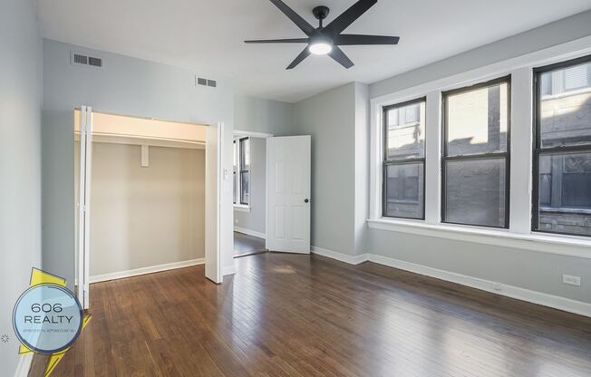 Vintage Hyde Park Apts!