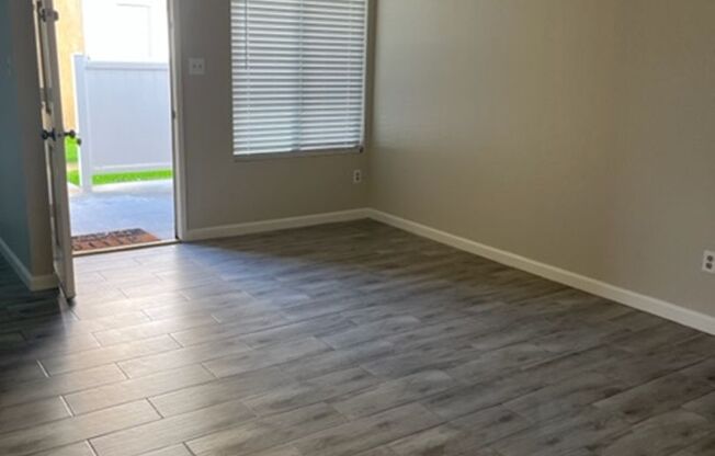 2 beds, 2 baths, 975 sqft, $1,675, Unit 817-60
