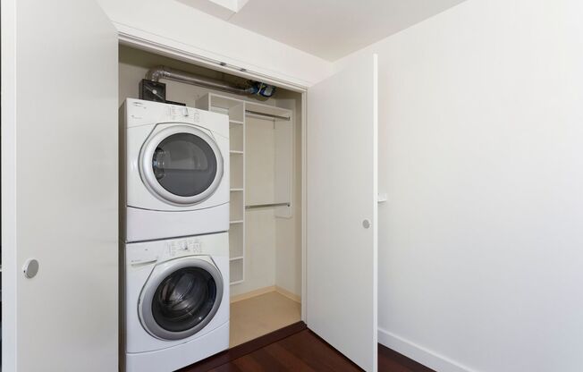 Studio, 1 bath, 645 sqft, $1,700, Unit JR2616