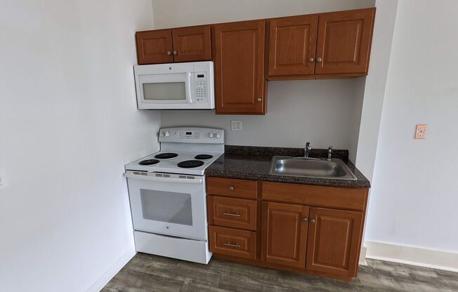 1 bed, 1 bath, 600 sqft, $1,400, Unit 206-6