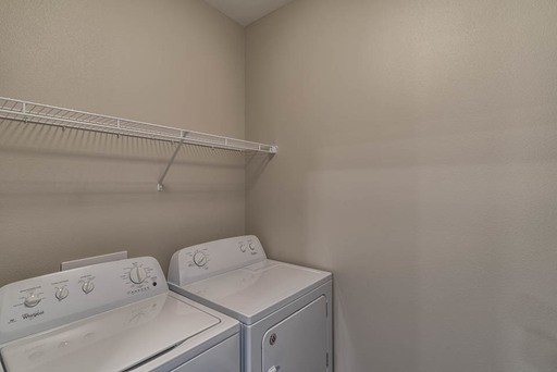 1 bed, 1 bath, 693 sqft, $1,185, Unit 215