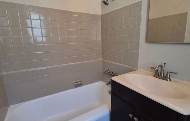 1 bed, 1 bath, $1,625, Unit 16