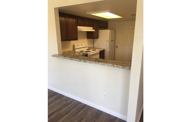 2 beds, 1 bath, 875 sqft, $1,600, Unit 220