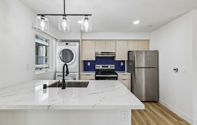 Studio, 1 bath, 430 sqft, $2,264, Unit 2332 - 203