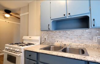 231 E XENIA DR