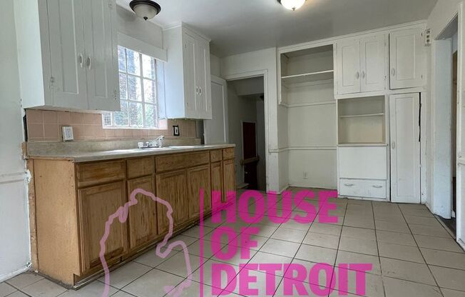 3 beds, 1 bath, $1,235