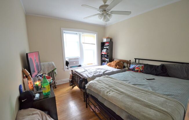 2 beds, 1 bath, 950 sqft, $1,700, Unit 3902-3A