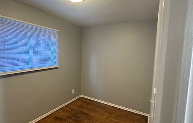 2 beds, 1 bath, $1,250