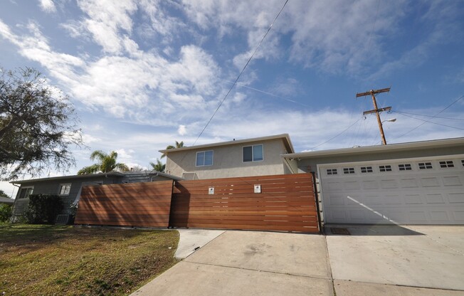 HUGE House!! CLOSEST to Campus!