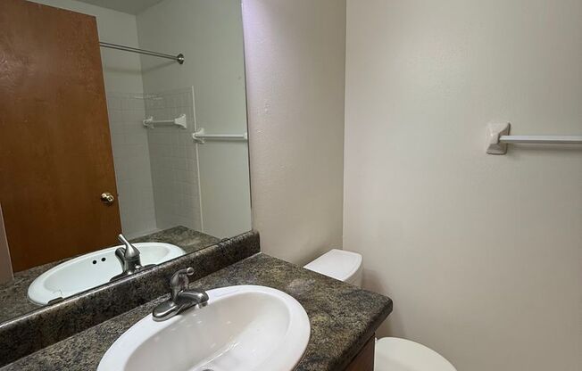 2 beds, 2 baths, 950 sqft, $1,695, Unit 7657CB