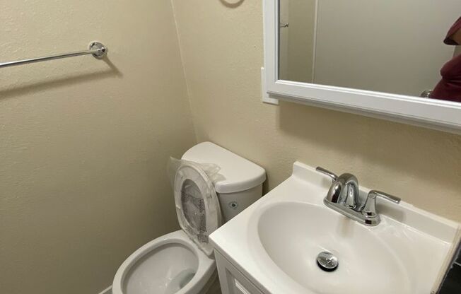 Studio, 1 bath, 400 sqft, $1,245, Unit 2600210