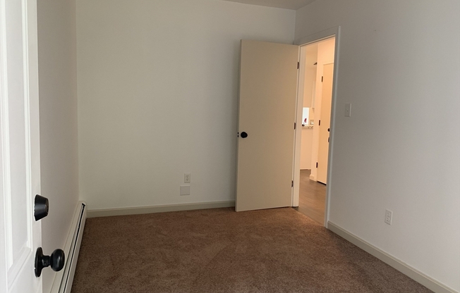 2 beds, 1 bath, 802 sqft, $2,000, Unit A6