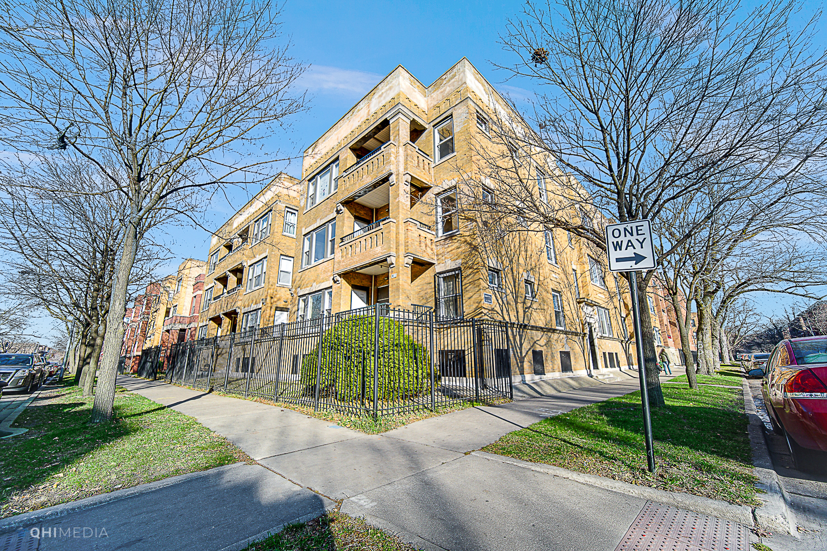 438 E 62 ST