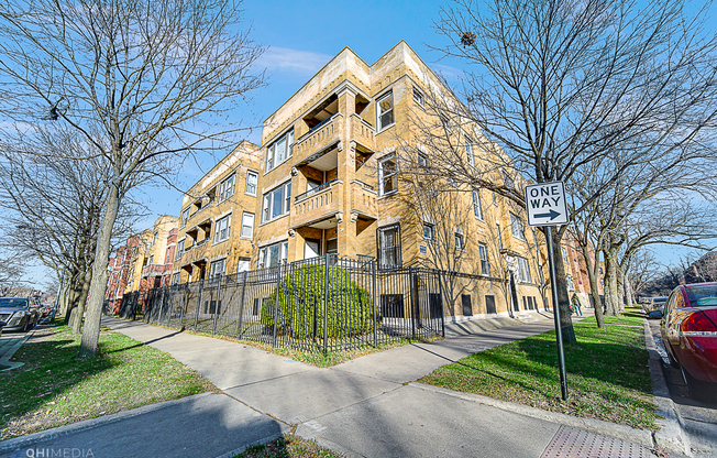 438 E 62 ST