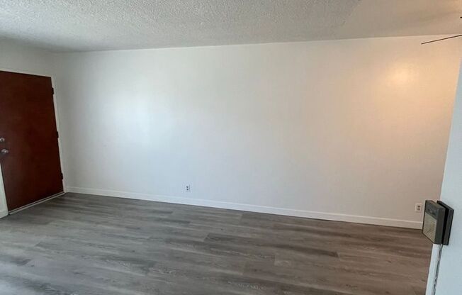 4340 Walnut