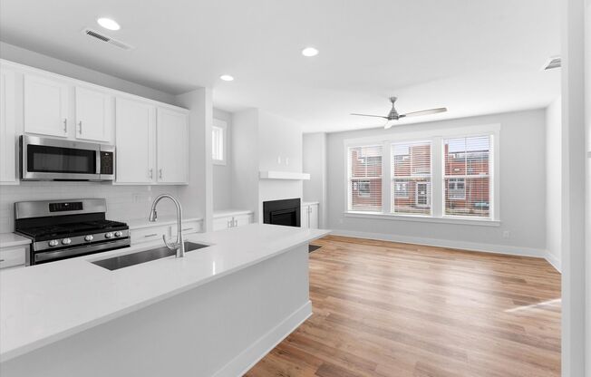 Lake Access End-Unit Townhome | Walk to Downtown Davidson | 3BR + Guest Suite