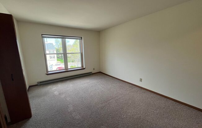 2 beds, 2 baths, 950 sqft, $1,825, Unit 7649CD