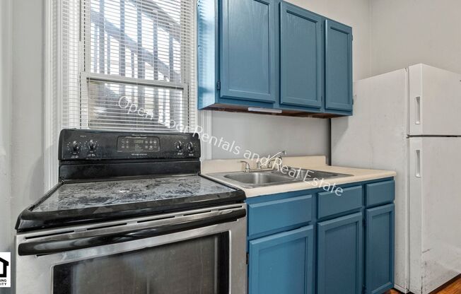 1 bed, 1 bath, 690 sqft, $925, Unit 1905 Hillside Ave Apt 1