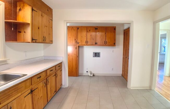 2 beds, 1 bath, $1,195