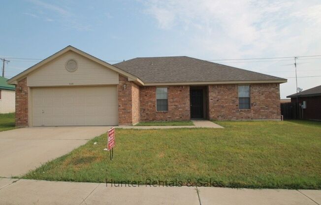 4 beds, 2 baths, $1,595