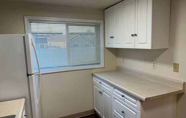 2 beds, 1 bath, $1,595