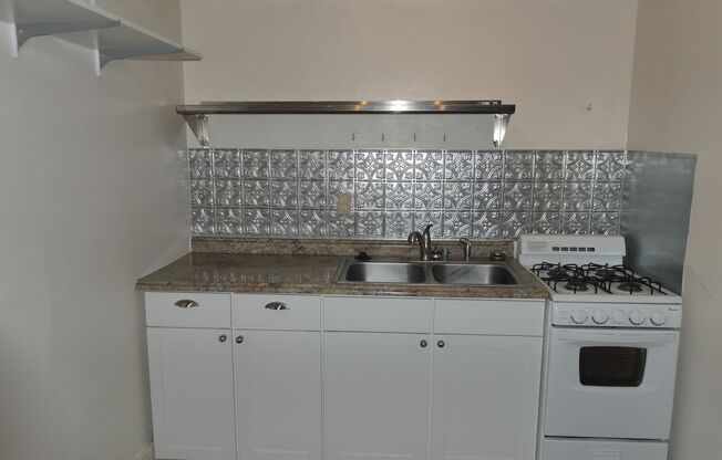 1 bed, 1 bath, $680, Unit Apt 101