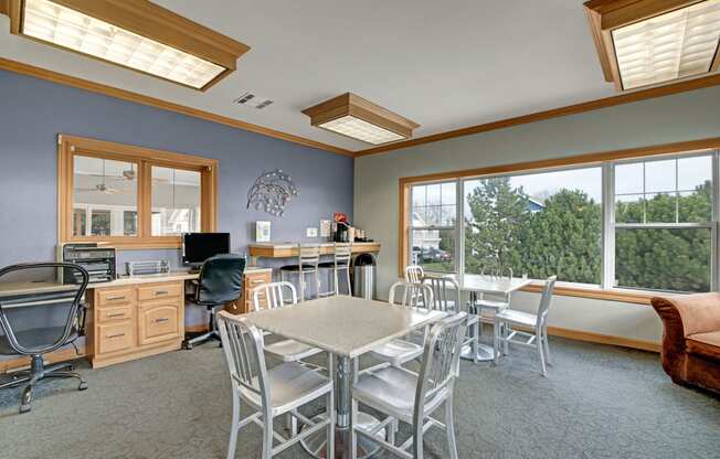 Arbor Ridge Business Center Apartments for rent Milwaukee, WI