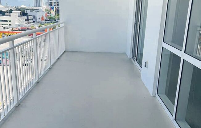 Studio, 1 bath, 962 sqft, $3,150, Unit Unit 605