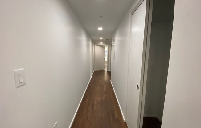 2 beds, 2 baths, 834 sqft, $2,330, Unit 410