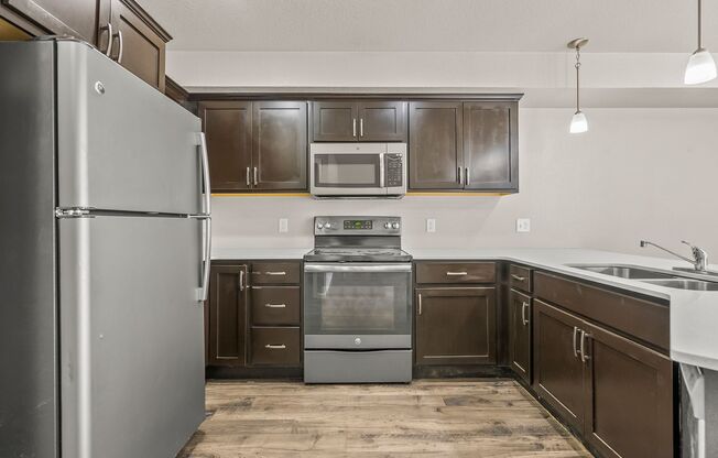 3 beds, 2.5 baths, $1,800, Unit 5739 Summerland Dr