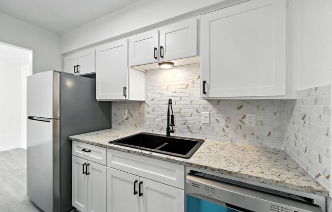 South Crest Apartments: Updated Dallas Apartments in Quiet Area!