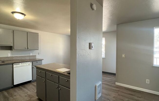 2 beds, 2 baths, 850 sqft, $1,375, Unit 46