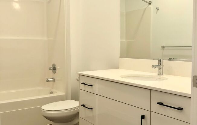 2 beds, 2 baths, 976 sqft, $3,650, Unit 519