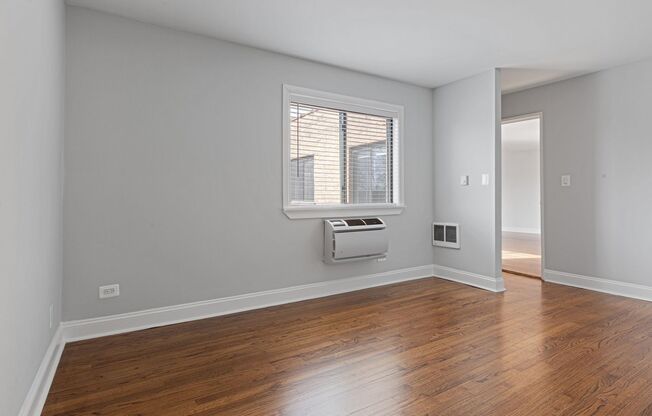 2 beds, 1.5 baths, 819 sqft, $2,200, Unit 404