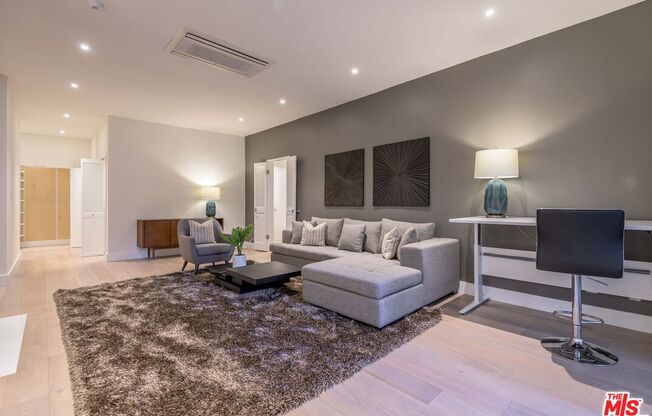 3 beds, 2 baths, 1,486 sqft, $7,300, Unit 105