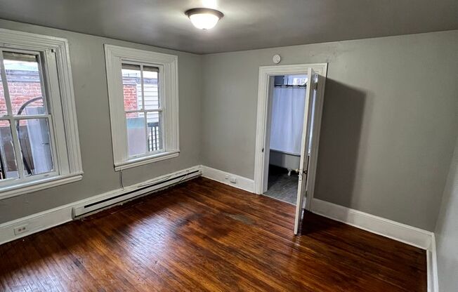 1 bed, 1 bath, $945, Unit Apt 2 Rear