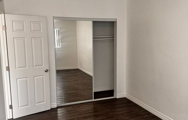 2 beds, 1 bath, 800 sqft, $2,450, Unit 07