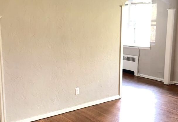 1 bed, 1 bath, 800 sqft, $1,295, Unit Unit 9-D