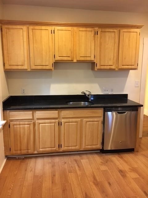 4 beds, 1 bath, 1,300 sqft, $3,750, Unit 2